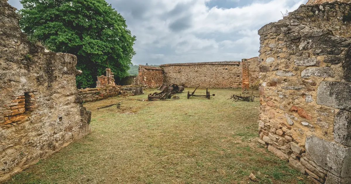 Zamek w Bobolicach: z ruin do filmowej scenografii