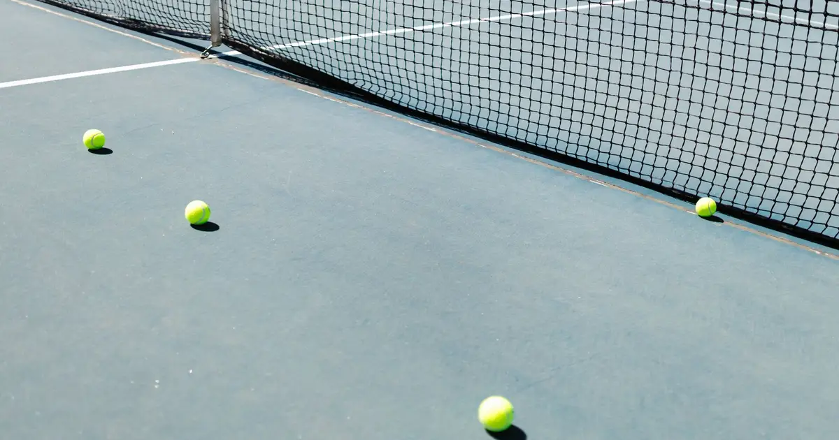 Linette pokonuje 620. rakietę WTA w Toronto po trzech setach